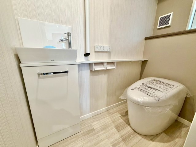 洗面台付き1Fおトイレになります♪