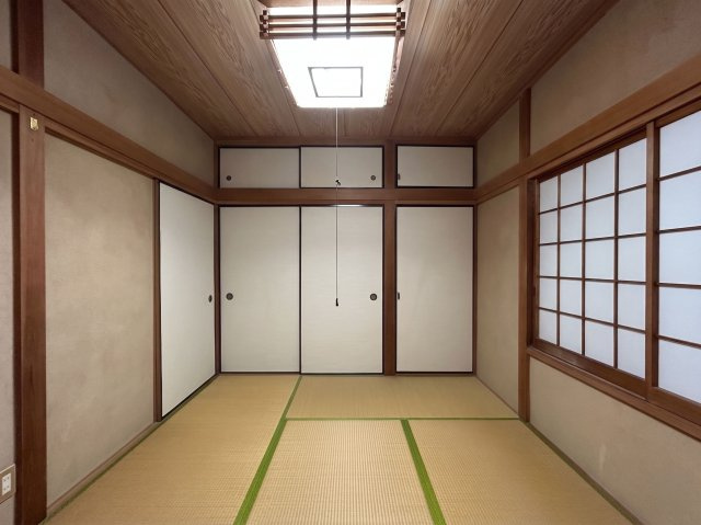 【和室】お子様の遊び場や、お昼寝スペースにも最適です