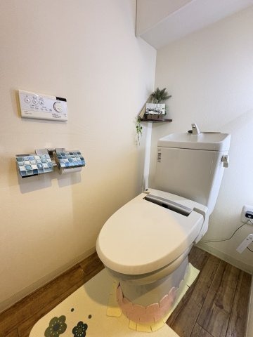 落ち着いた雰囲気で、快適にご利用いただけるトイレです。