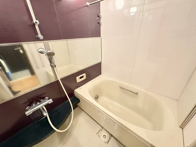 シンプルで使いやすい仕様の浴室となっております。