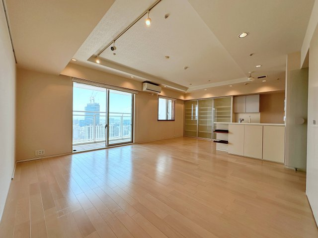 広々とした20.7帖のリビング☆　365日ご案内可能♪　「今日見たい」にも対応します！