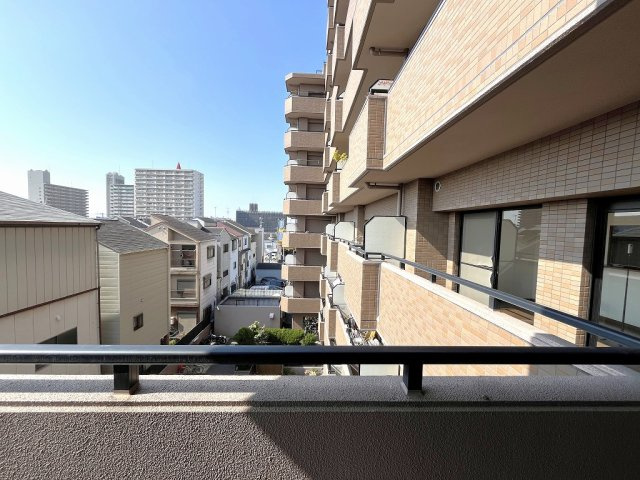 L型のバルコニーです☆
