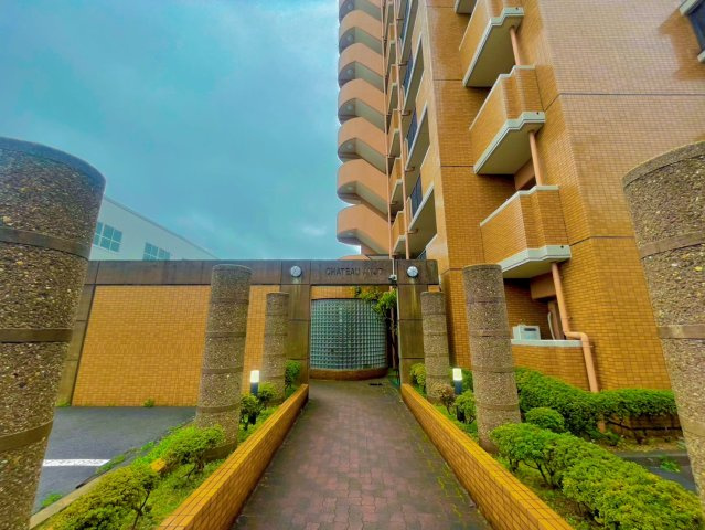 SRC造10階建・総戸数35戸のマンション外観
