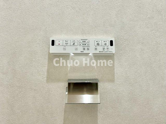 【ウォシュレット】清潔に使いたいお手洗いには最適な設備です。もちろんウォームレットも標準装備です。