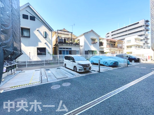 【敷地内駐車場】最新の空き状況や費用などの詳細は担当スタッフまでお問い合わせください。