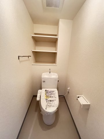 温水洗浄便座付きトイレ