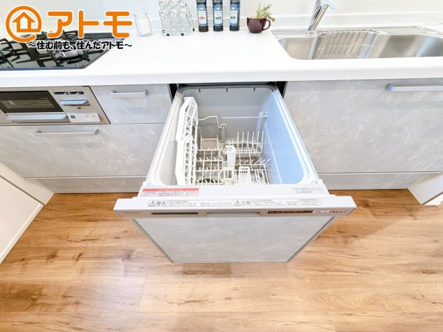 家事負担が軽減される便利な食洗器付♪