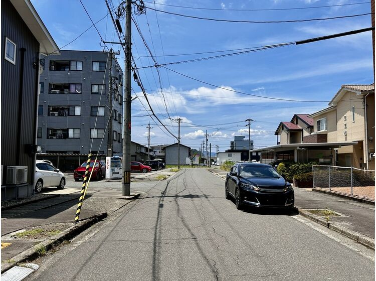 前面道路　西向き