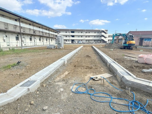 現地（2026年7月9日）撮影／閑静な住宅街に位置し、穏やかな住環境が広がります。