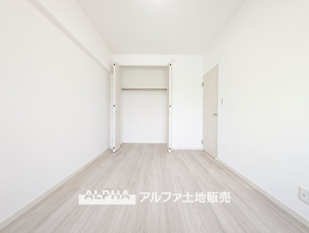 【comfort　room】　◆落ち着きのある室内◆寝室としても子ども部屋としても使いやすく、暮らしの変化にも対応できる空間。日々の時間を穏やかに過ごせます。