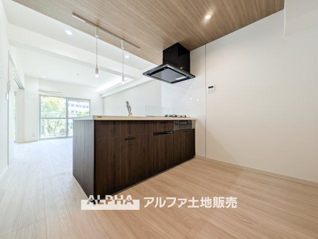 【Life　without　end】　◆心地よさを求めて◆終わりのない暮らしづくりはキッチンから始まる。食事は暮らしの中でとても重要。お洒落なキッチンを使用すれば空間の居心地良さが変わる。