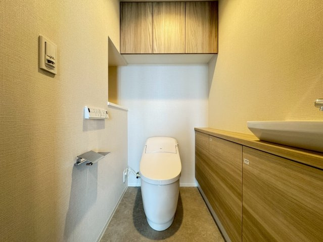 【トイレ】タンクレスでお手入れもラクラク！綺麗を保てます◎