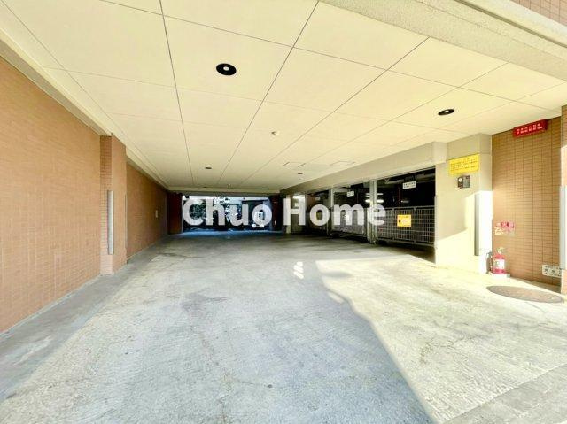 【敷地内駐車場】最新の空き状況や費用などの詳細は担当スタッフまでお問い合わせください。