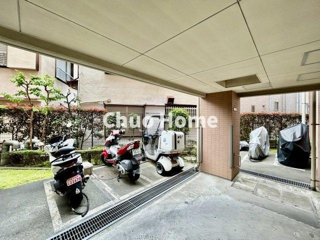 【バイク置場】最新の空き状況や費用などの詳細は担当スタッフまでお問い合わせください。