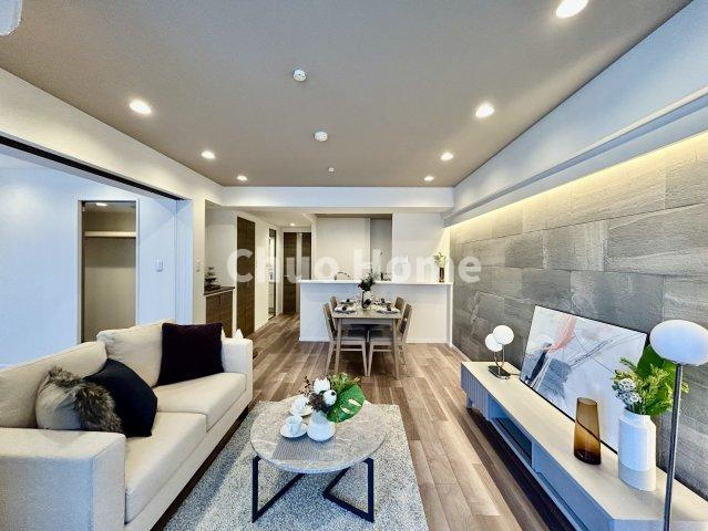 【居間・リビング】「ＬＤＫは家族団らんをデザイン」広いＬＤＫでは家族が集まり一緒の時間を過ごせる工夫がされております。何気ない一日の当たり前のひとコマがいつか一生の宝物になります