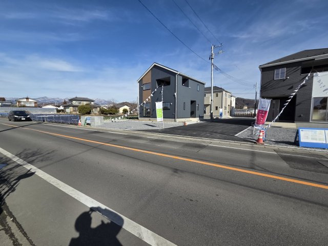 現地写真　南西側前面道路幅員約8.32ｍ