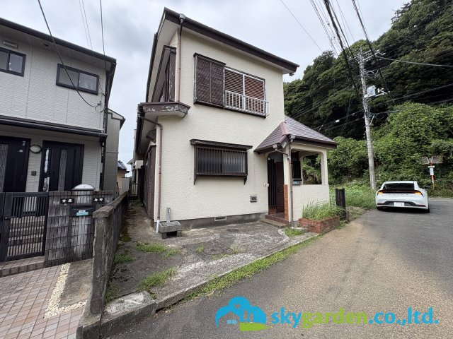 前面道路含む現地写真です