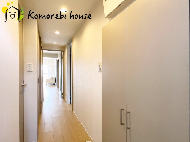 収納もある玄関です