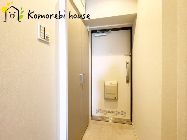 明るい玄関です