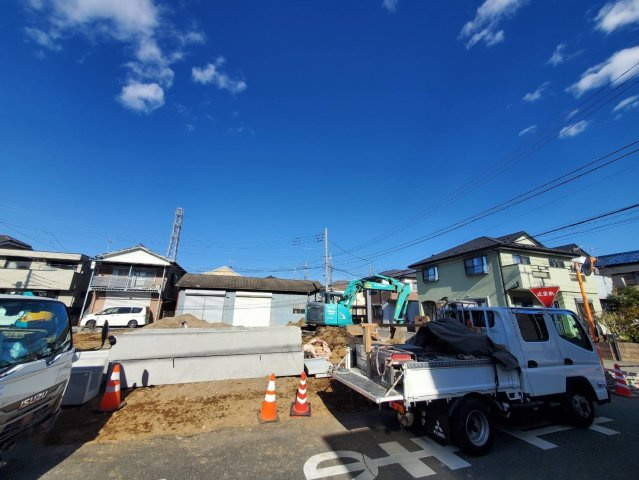 E区画　角地　東武スカイツリーライン「草加」駅徒歩16分！オリンピック　草加店徒歩2分(150ｍ)お買い物は近くて便利です！お好きなハウスメーカーで建築可能です！理想のマイホーム建ててみませんか♪