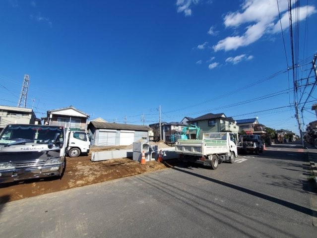 E区画　角地　東武スカイツリーライン「草加」駅徒歩16分！オリンピック　草加店徒歩2分(150ｍ)お買い物は近くて便利です！お好きなハウスメーカーで建築可能です！理想のマイホーム建ててみませんか♪