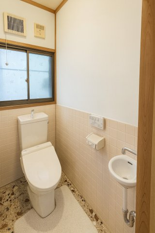 清潔感のあるトイレです