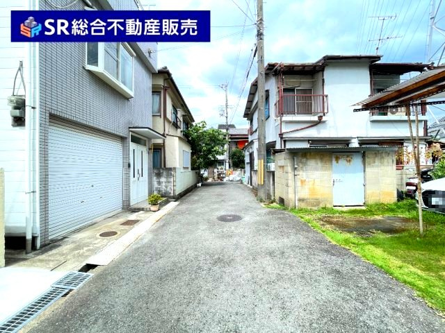 前面道路含む現地写真です