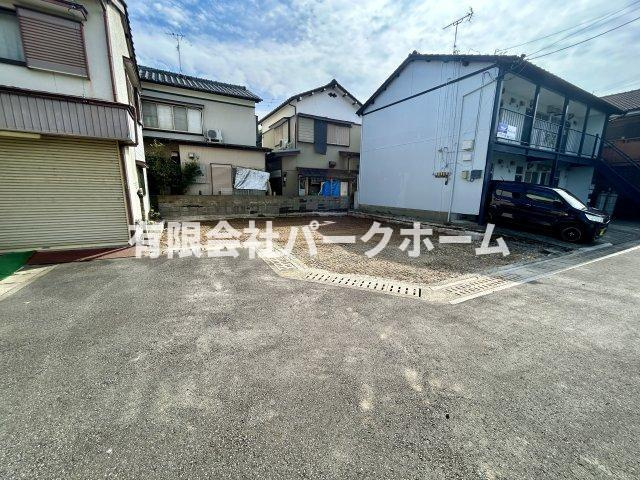 前面道路含む現地写真です