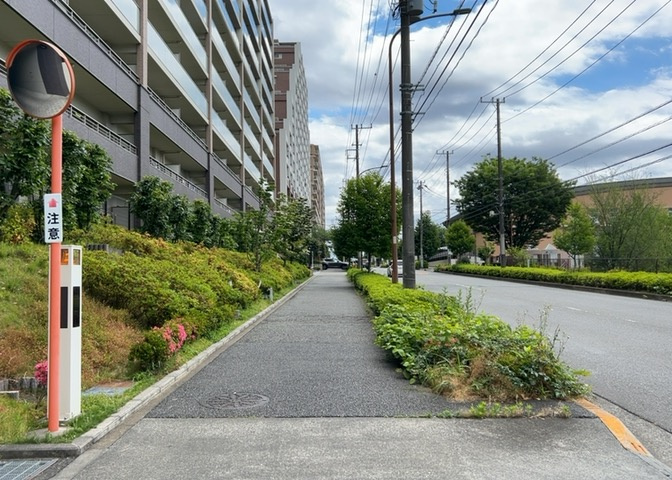 景色重視でお家選ぶをするとスーパーが遠い！学校が遠い！など生活をするうえで利便性で困ることもあります。まず一度現地を見学する際に、周辺の施設などがあるかを確認し、暮らし始めた後のことを想像しましょう。