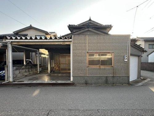 正面より