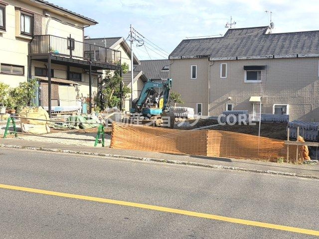 歩道は、しっかり舗装もされているので、ベビーカーや自転車で通っても快適に通行できます。