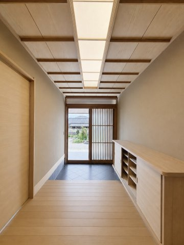 ■玄関｜急な来客時にもすぐに物がしまえるので便利です。「いつもキレイな玄関だね」とお友達やご近所さんに羨ましがられると気分も上がります♪