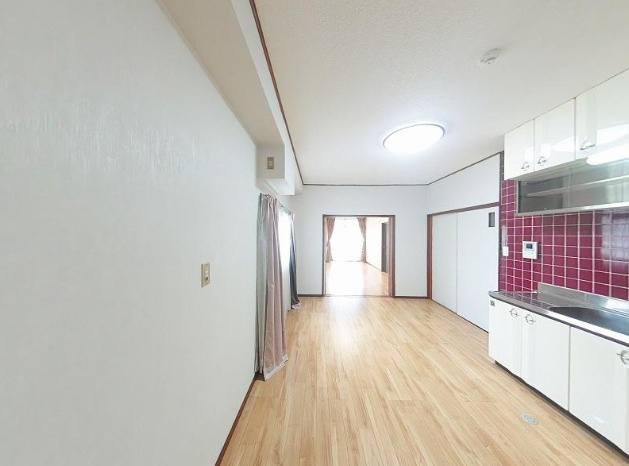 広々としたダイニングで、毎日の食事も家族の大切な時間に。