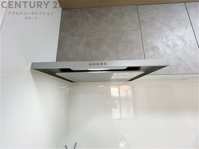 パワフルな吸引力で調理中の臭気等をしっかり処理してくれ、室内を快適に保ってくれます。