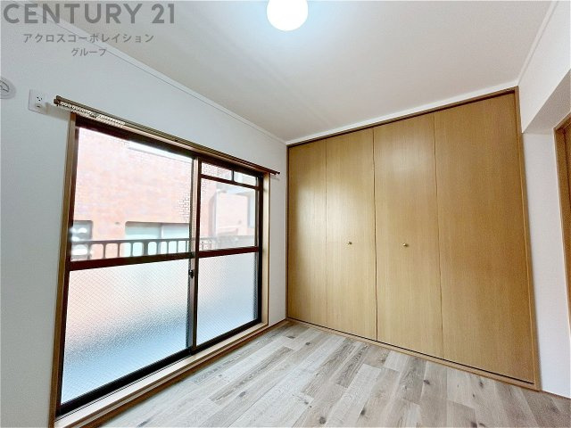 創造性や成長を促す遊びの空間を提供。学習や趣味に集中できる環境を整えます。個別のプライベートスペースは自己表現と自立心を育み、心地よい睡眠環境を整えリラックスできる場所を提供。