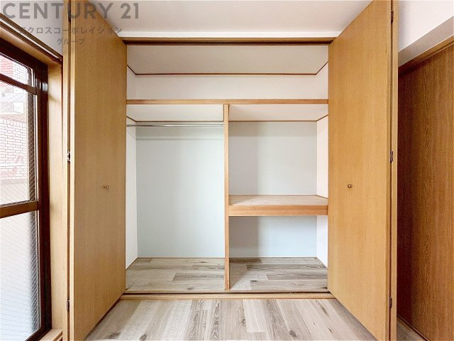 衣類やアクセサリー、小物類の収納が便利で整理整頓がしやすく、部屋の美観を保ちつつ、スペースを最大限に活用できます。衣服のしわやダメージを防ぎ、長持ちさせることができます。