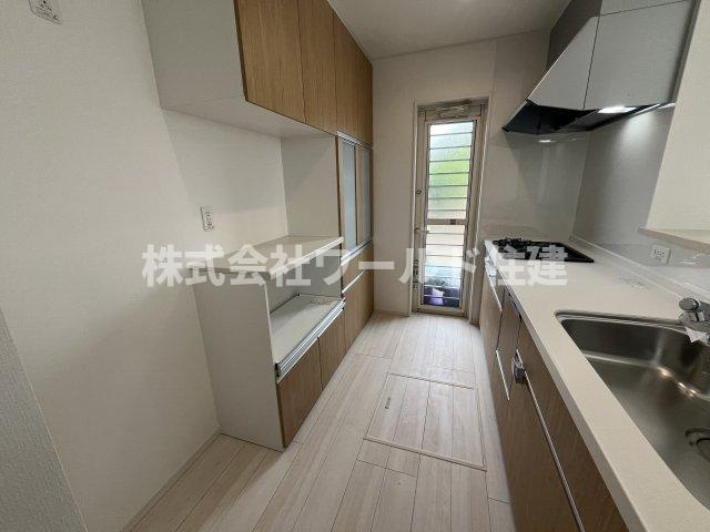 嬉しい食器棚付き♪