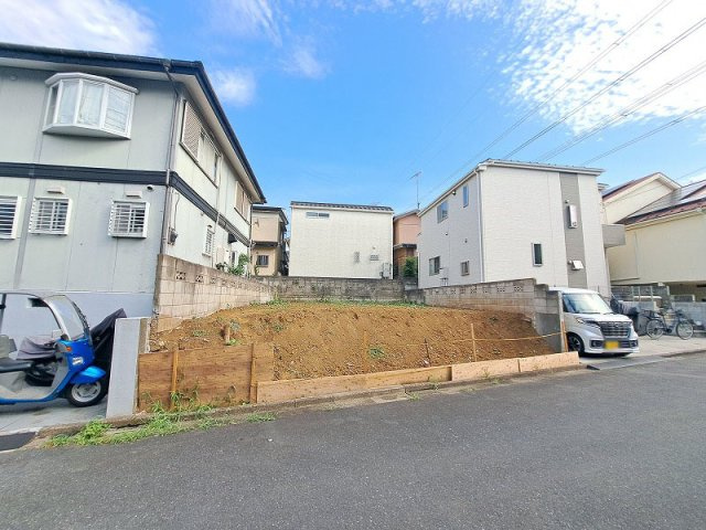 第一種低層住居専用地域につき住環境の良さが魅力。
