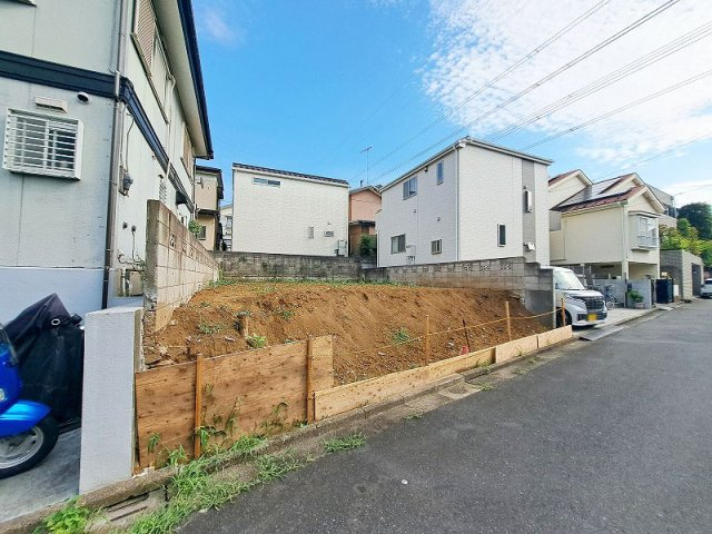 スーパー徒歩7分、コンビニ徒歩4分。お買い物の負担も少なく生活便利。
