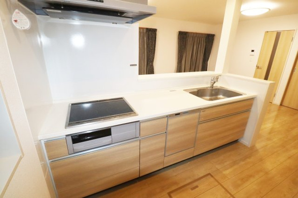 【 築浅中古 郡山市久留米６丁目　　　　　　　柴宮小学校、郡山第７中学区のキッチン】