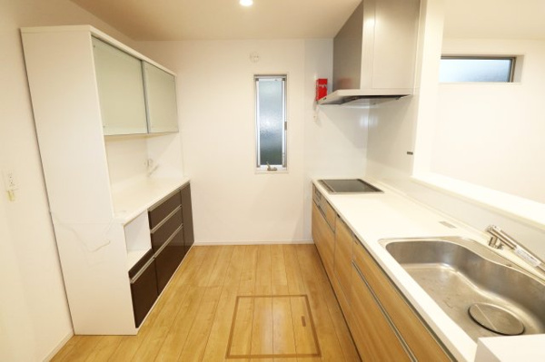 【 築浅中古 郡山市久留米６丁目　　　　　　　柴宮小学校、郡山第７中学区のキッチン】