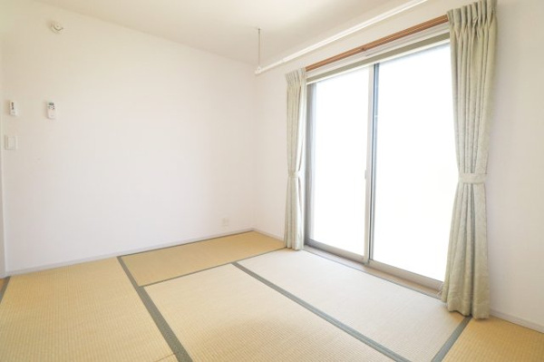 【 築浅中古 郡山市久留米６丁目　　　　　　　柴宮小学校、郡山第７中学区の和室】