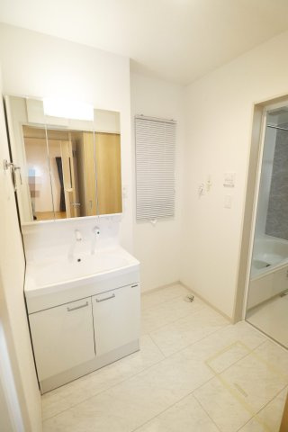 【 築浅中古 郡山市久留米６丁目　　　　　　　柴宮小学校、郡山第７中学区の洗面】