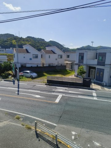 前面道路含む現地写真です