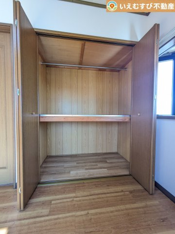 大容量の収納スペースで住空間もスッキリ広々　収納がたっぷり付いていれば、お部屋がすっきり保てて気持ちが良いですね♪