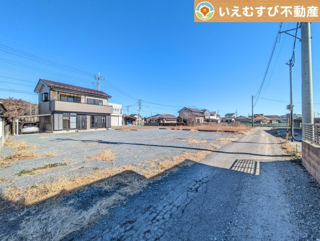 充分な広さの4ｍ前面道路　間口が広くお車の出し入れも問題なく行えるスペースが確保されています♪