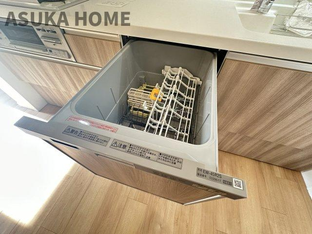 家事の時短にも役立つ食器洗浄乾燥機を標準装備。