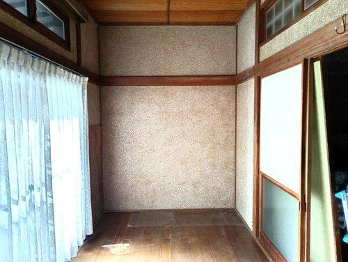 広縁になります。(視認性を高めるために備品類を削除する加工を行っています)
