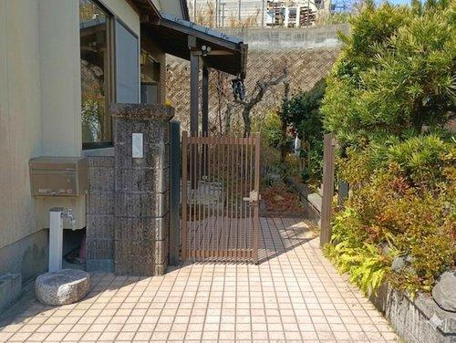 玄関の写真になります。