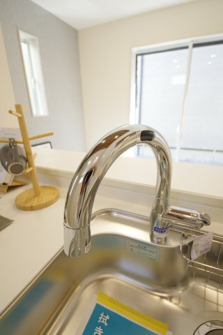 タッチレス水栓
